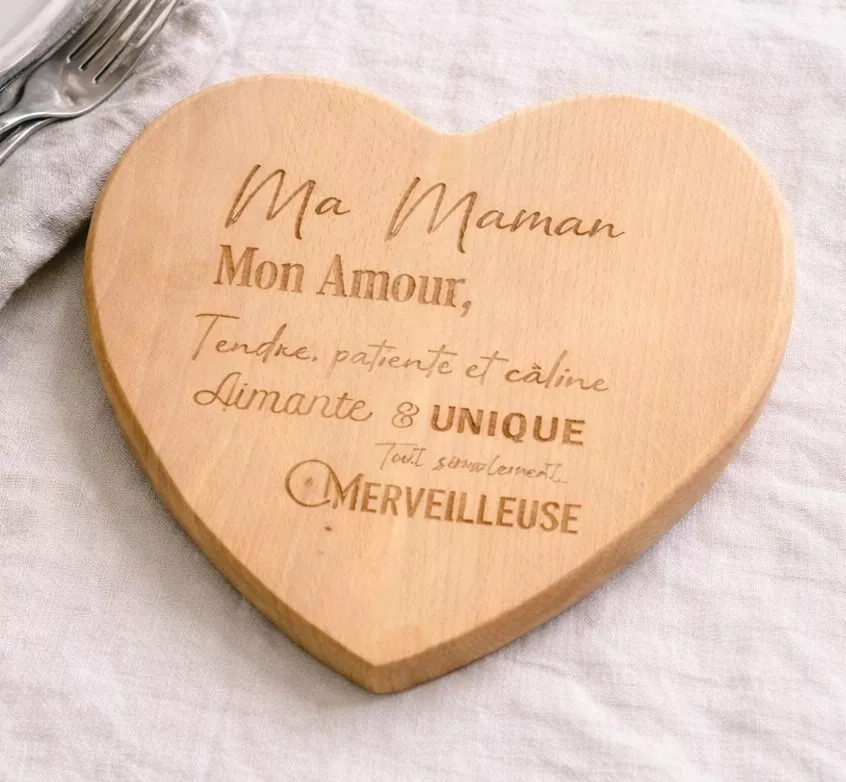 Planche à découper "Coeur" en hêtre