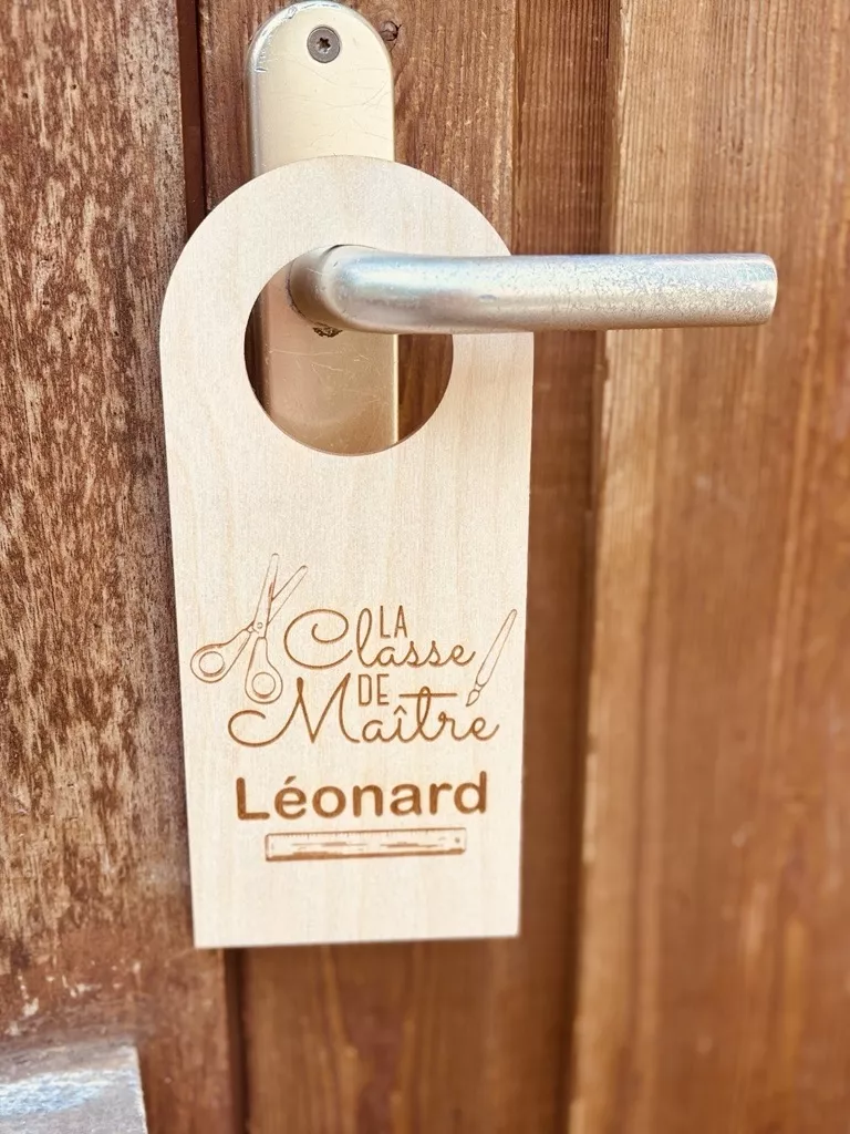 Plaque de porte pour poignée en bouleau